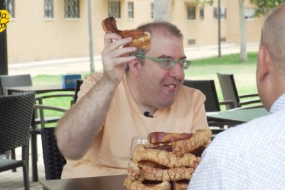 José de Luna en un momento del vídeo promocional de Torrezno de Soria. HDS