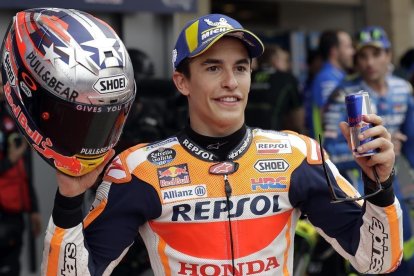 Marc Márquez, pletórica versión del capitán América sobre la MotoGP.-ERIC GAY