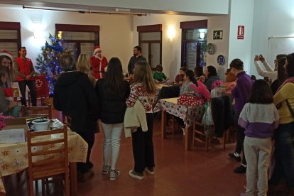 Llegada de Papá Noel al albergue de El Burgo.-A.H.