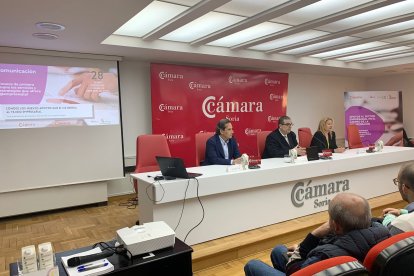 Los representantes del ICE, la Junta y la Cámara durante la reunión. HDS