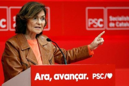 La vicepresidenta Carmen Calvo, en Barcelona, este sábado.-EFE / TONI ALBIR