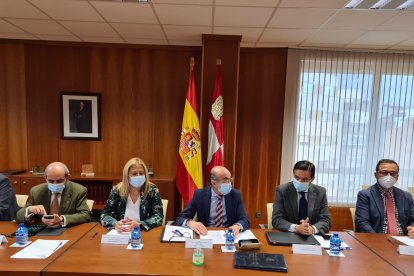 El consejero de Cultura durante la reunión celebrada ayer en Soria. JCYL