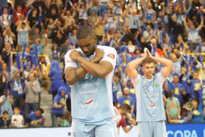 Moreno y Villalba en la final de la Copa ante Teruel. MARIO TEJEDOR