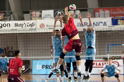 El Río Duero fue muy superior a Arenal Emevé. RFEVB