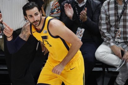 El jugador de Jazz Ricky Rubio celebra su anotacion contra Nuggets-/ GEORGE FREY