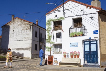 Calle en Tardelcuende.-MARIO TEJEDOR