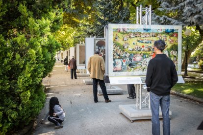 Exposición ‘El Museo del Prado en las calles’, ayer en la Dehesa. GONZALO MONTESEGURO