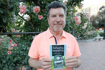 José Manuel León presenta un nuevo libro con anécdotas recogidas por los agentes de la Guardia Civil. A.H.