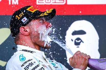 Bottas celebra su triunfo.-EFE / EPA / DIEGO AZUBEL