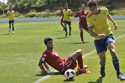 Moha en un lance del partido del domingo pasado ante el Cádiz B.-Valentín Guisande