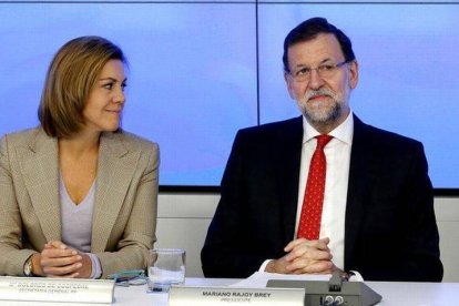 El presidente del Gobierno, Mariano Rajoy, preside junto a María Dolores de Cospedal el comité ejecutivo del PP.-Foto: JUAN MANUEL PRATS