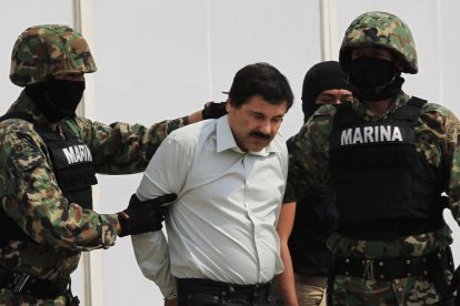 El Chapo es acusado de cometer 17 delitos, incluido el envío de más de 200 toneladas de cocaína a Estados Unidos como jefe del cártel de Sinaloa.-REUTERS