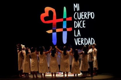 Mujeres y personas LGTBI víctimas de violencia sexual participan en el Encuentro por la Verdad en Colombia.-EFE