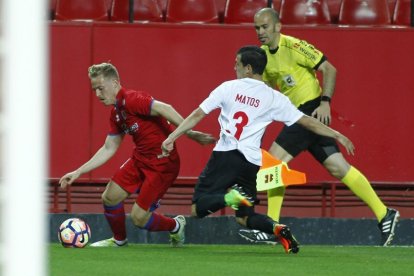 Dani Nieto podría ser una de las novedades en el once del Numancia que se mida al Lugo.-Área 11