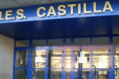 Imagen de archivo de la entrada del Ies Castilla, en Soria, uno de los centros seleccionados.-HDS