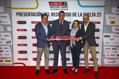 Benito Serrano, Javier Guillén, Elia Jiménez y Juan Ramón Soria en la presentación de la Vuelta a España. HDS