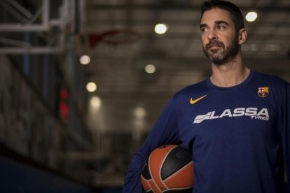 Juan Carlos Navarro, este martes en la Ciutat Esportiva del Barça en Sant Joan Despí.-/ JORDI COTRINA