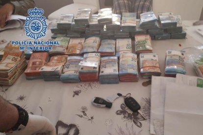 Dinero incautado.-POLICÍA NACIONAL