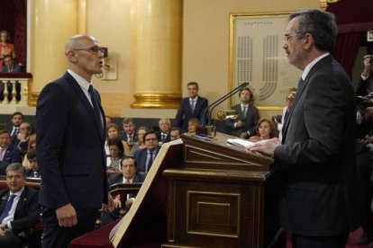 Raül Romeva (ERC) toma posesión como senador, este martes 21 de mayo.-JOSÉ LUIS ROCA