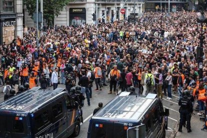 Manifestación de los CDR y la izquierda radical, en la plaza Urquinaona, el 10 de octubre.-ÁNGEL GARCÍA