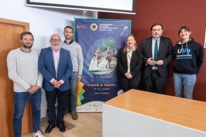 Salvador, Latorre, Rubio, De Gregorio, Ruiz Zapatero y Martín en la presentación del Nacional Universitario de campo a través. GONZALO MONTESEGURO