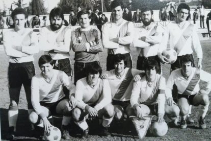 Una de las alineaciones del Soria CF, club que el sábado celebrará su 40 aniversario.-HDS