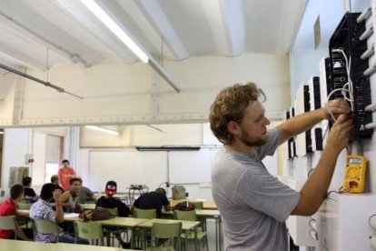 Clase en un instituto de FP de Barcelona.-FRANCESC CASALS