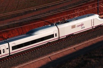 Un tren AVE de Renfe.-