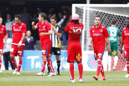 Cedrick se lamenta de uno de los goles encajados ante el Cartagena. / ÁREA 11-