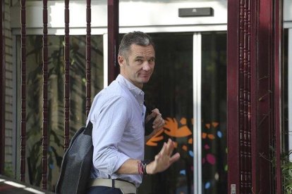 Iñaki Urdangarin llega a la residencia Don Orione para cumplir con servicios sociales.-DAVID CASTRO