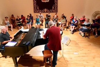 Los integrantes de Umbrian Serenades durante su primer ensayo en Soria.-Álvaro Martínez