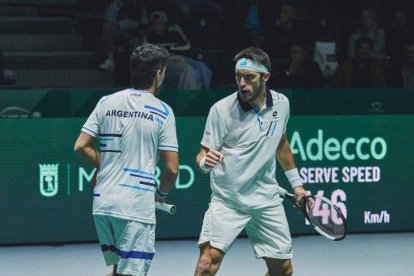 Los doblistas argentinos Maximo Gonzalez and Leonardo Mayer celebran un punto.-EUROPA PRESS