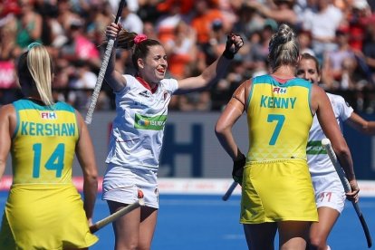 Berta Bonastre celebra el segundo gol de España ante Australia.-DANIEL LEAL-OLIVAS