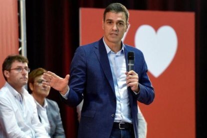 Pedro Sánchez, este martes, durante un mitin celebrado en Huesca.-EFE / JAVIER BLASCO