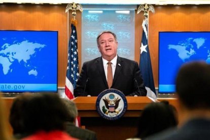 El secretario de Estado de EEUU, Mike Pompeo, durante la rueda de prensa en la que ha anunciado el veto al personal del Tribunal Penal Internacional.-JIM LO SCALZO (EFE)