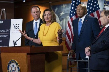 Adam Schiff D-Calif, Nancy Pelosi, Elijah Cummings, y Jerrold Nadler.-SCOTT APPLEWHITE (AP)