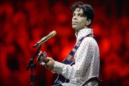 Prince, en abril de 2004, cuando presentó 'Musicology'.-AP / AFSHIN SHAHIDI