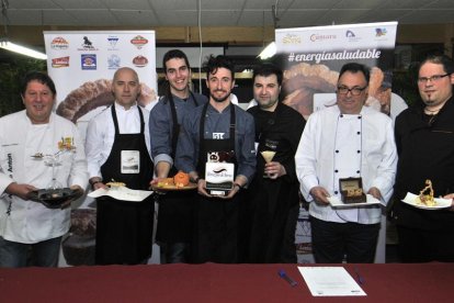 Foto de familia de los cocineros participantes.-V.G.