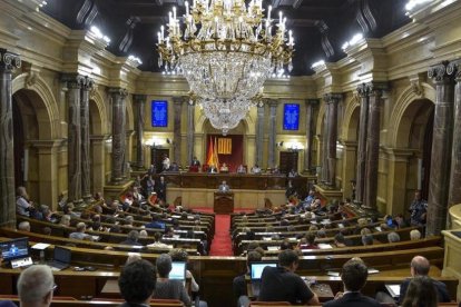 Pleno del Parlament en el que se aprobó la ley de transitoriedad, el pasado 7 de septiembre.-FERRAN SENDRA