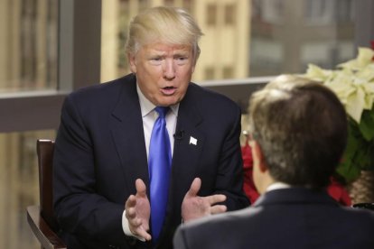 Trump durante la entrevista con Fox News.-RICHARD DREW / AP