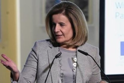 La ministra de Empleo, Fátima Báñez.-FERNANDO VILLAR / EFE