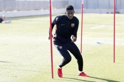 Ousmane Dembélé, en plena acción.-FC BARCELONA