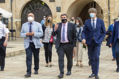 José Luis Escrivá durante una  visita a Soria - MARIO TEJEDOR