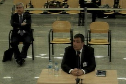 El exdirector general de los Mossos Pere Soler durante su declaración en el juicio que se celebra en la Audiencia Nacional.-