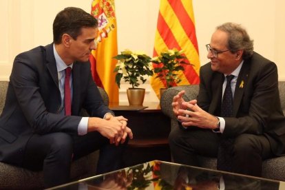 Sánchez y Torra, en Barcelona, en diciembre de 2018.-