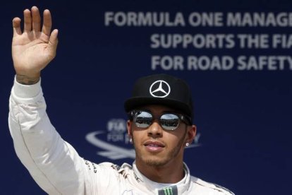 Hamilton ha logrado la 'pole' en Hungría.-Foto: Darko Vojinovic / AP