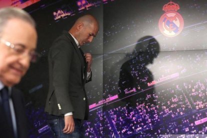 Florentino Pérez y Zidane, ayer.-EL PERIÓDICO