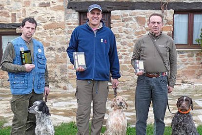 Los tres primeros clasificados en el Provincial San Huberto. / Delegación Soriana de Caza-