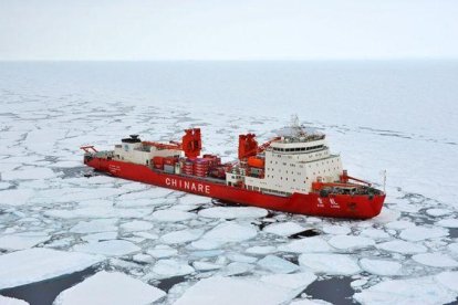 Buque chino Xuelong (Dragón de Nieve) colisionó contra un iceberg en la Antártida.-EL PERIÓDICO