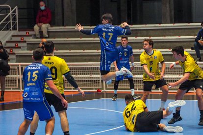 El BM Soria cae en la cancha del Teucro. HDS